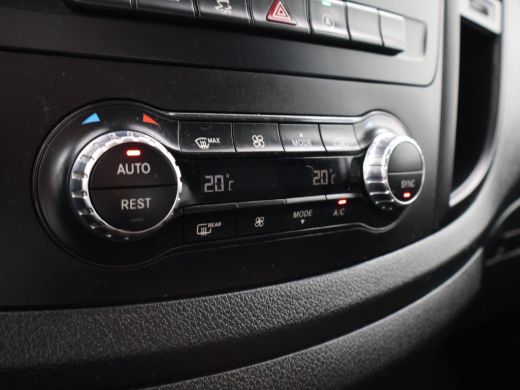 Mercedes Vito 119 CDI LANG AUT. 190 PK + 2 SCHUIFDEUREN / LED / CAMERA / 2500 KG TREKHAAK / 18 INCH LMV ActivLease financial lease