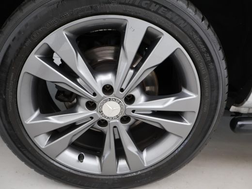 Mercedes Vito 119 CDI LANG AUT. 190 PK + 2 SCHUIFDEUREN / LED / CAMERA / 2500 KG TREKHAAK / 18 INCH LMV ActivLease financial lease