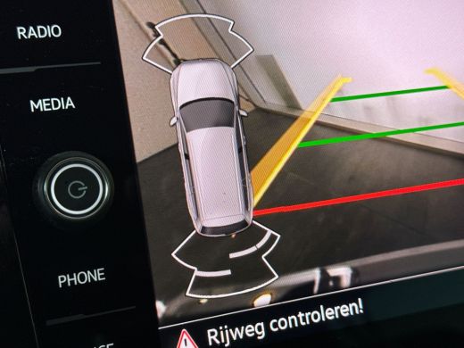 Volkswagen Passat Variant 1.5 150pk TSI Business / Parkeersensor voor en achter / Navigatiesysteem / Voorstoelen ve... ActivLease financial lease