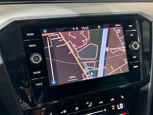 Volkswagen Passat Variant 1.5 150pk TSI Business / Parkeersensor voor en achter / Navigatiesysteem / Voorstoelen ve... ActivLease financial lease
