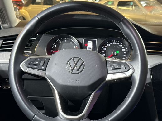 Volkswagen Passat Variant 1.5 150pk TSI Business / Parkeersensor voor en achter / Navigatiesysteem / Voorstoelen ve... ActivLease financial lease