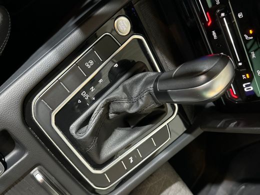Volkswagen Passat Variant 1.5 150pk TSI Business / Parkeersensor voor en achter / Navigatiesysteem / Voorstoelen ve... ActivLease financial lease
