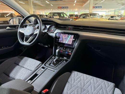 Volkswagen Passat Variant 1.5 150pk TSI Business / Parkeersensor voor en achter / Navigatiesysteem / Voorstoelen ve... ActivLease financial lease