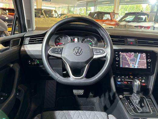 Volkswagen Passat Variant 1.5 150pk TSI Business / Parkeersensor voor en achter / Navigatiesysteem / Voorstoelen ve... ActivLease financial lease