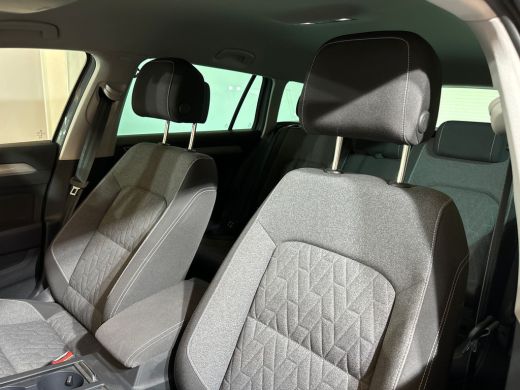 Volkswagen Passat Variant 1.5 150pk TSI Business / Parkeersensor voor en achter / Navigatiesysteem / Voorstoelen ve... ActivLease financial lease