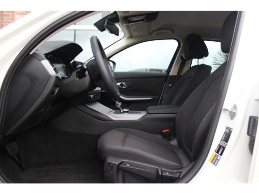 BMW 3-serie 330e G20 eDrive Edition | 1e eigenaar | NL auto | inc BTW | LED | Carplay | PDC | DAB | 17 inch | Navi | Mistlampen | BMW dealer onderhoud ➡️ ActivLease financial lease