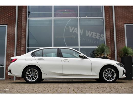 BMW 3-serie 330e G20 eDrive Edition | 1e eigenaar | NL auto | inc BTW | LED | Carplay | PDC | DAB | 17 inch | Navi | Mistlampen | BMW dealer onderhoud ➡️ ActivLease financial lease