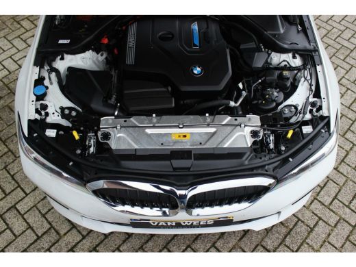 BMW 3-serie 330e G20 eDrive Edition | 1e eigenaar | NL auto | inc BTW | LED | Carplay | PDC | DAB | 17 inch | Navi | Mistlampen | BMW dealer onderhoud ➡️ ActivLease financial lease