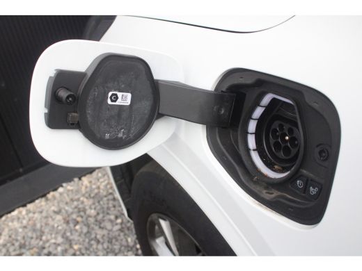 Ford Kuga 2.5 PHEV ST-Line | Camera | Standkachel | Garantie tot Aug 2025 | 1500kg trekgewicht | Navigatie ... ActivLease financial lease