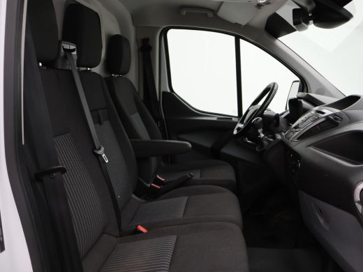 Ford Transit Custom 290 2.0 TDCI 130 PK L2H1 TREND + 2650 KG TREKHAAK / CAMERA / 17 INCH LMV ActivLease financial lease