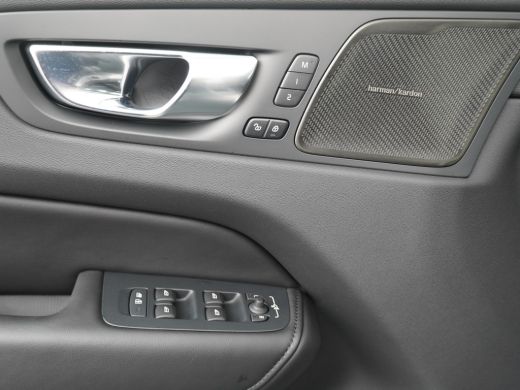 Volvo  XC60 T6 AWD Ultimate Dark | Head-Up Display |  360 graden camera | Semi elektrische trekhaak | HStoel ... ActivLease financial lease