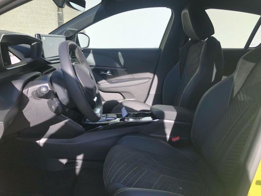 Peugeot e-208 EV GT 51 kWh 3-Fase | Navigatie | Camera | Getint Glas ActivLease financial lease