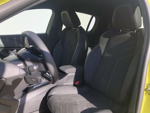 Peugeot e-208 EV GT 51 kWh 3-Fase | Navigatie | Camera | Getint Glas ActivLease financial lease