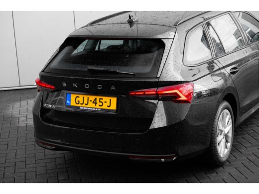 Skoda Octavia Combi ŠKODA First Edition | Chromen grille | Climatronic, elektronische airconditioning met twee ... ActivLease financial lease