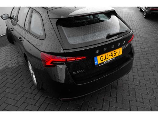 Skoda Octavia Combi ŠKODA First Edition | Chromen grille | Climatronic, elektronische airconditioning met twee ... ActivLease financial lease