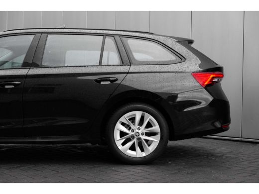 Skoda Octavia Combi ŠKODA First Edition | Chromen grille | Climatronic, elektronische airconditioning met twee ... ActivLease financial lease