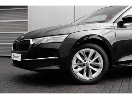 Skoda Octavia Combi ŠKODA First Edition | Chromen grille | Climatronic, elektronische airconditioning met twee ... ActivLease financial lease