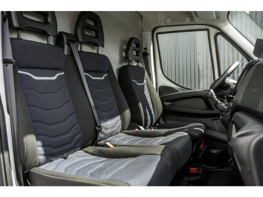 Iveco Daily **35S16V 2.3 L4H2 | Euro 6 | 157 PK | Airco | Camera | 3500 KG Trekgewicht | MF Stuur | 3-Persoons** ActivLease financial lease