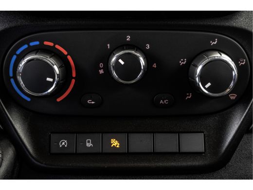 Iveco Daily **35S16V 2.3 L4H2 | Euro 6 | 157 PK | Airco | Camera | 3500 KG Trekgewicht | MF Stuur | 3-Persoons** ActivLease financial lease