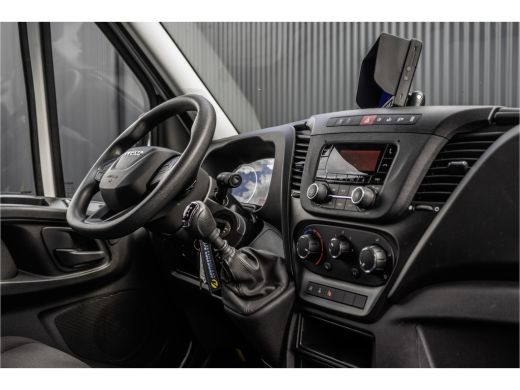 Iveco Daily **35S16V 2.3 L4H2 | Euro 6 | 157 PK | Airco | Camera | 3500 KG Trekgewicht | MF Stuur | 3-Persoons** ActivLease financial lease