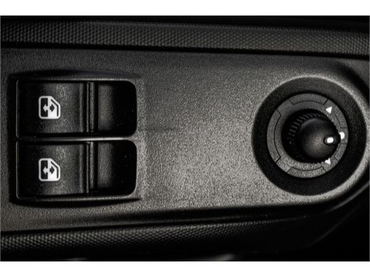 Iveco Daily **35S16V 2.3 L4H2 | Euro 6 | 157 PK | Airco | Camera | 3500 KG Trekgewicht | MF Stuur | 3-Persoons** ActivLease financial lease