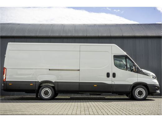 Iveco Daily **35S16V 2.3 L4H2 | Euro 6 | 157 PK | Airco | Camera | 3500 KG Trekgewicht | MF Stuur | 3-Persoons** ActivLease financial lease