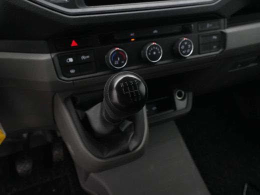 Volkswagen Crafter 30 2.0 TDI L3H3 Navi via App Camera Trekhaak Voorruitverwarming ActivLease financial lease