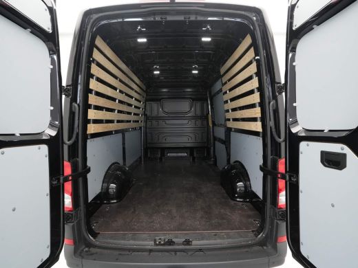 Volkswagen Crafter 30 2.0 TDI L3H3 Navi via App Camera Trekhaak Voorruitverwarming ActivLease financial lease