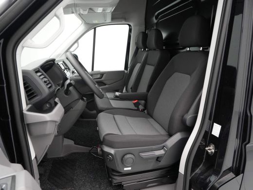 Volkswagen Crafter 30 2.0 TDI L3H3 Navi via App Camera Trekhaak Voorruitverwarming ActivLease financial lease