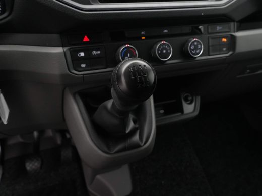 Volkswagen Crafter 30 2.0 TDI L3H3 Navi via App Camera Trekhaak Voorruitverwarming ActivLease financial lease