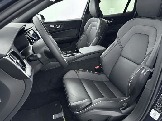 Volvo  V60 T6 Recharge Ultra Dark | 19" | Sportstoelen | 360 Camera | Trekhaak | Panoramadak | Head-up | Har... ActivLease financial lease