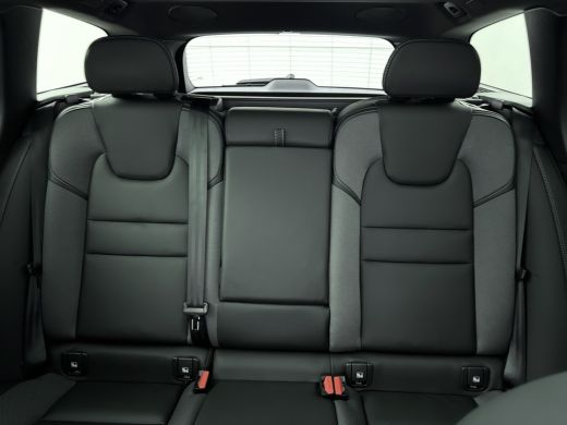 Volvo  V60 T6 Recharge Ultra Dark | 19" | Sportstoelen | 360 Camera | Trekhaak | Panoramadak | Head-up | Har... ActivLease financial lease