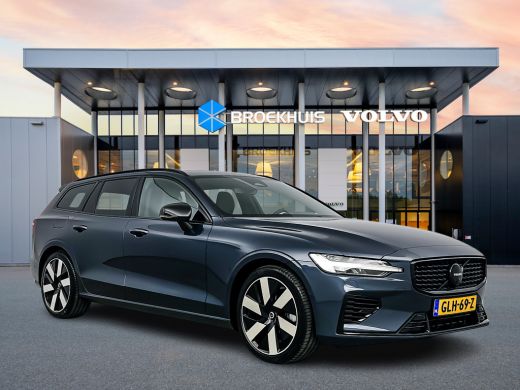 Volvo  V60 T6 Recharge Ultra Dark | 19" | Sportstoelen | 360 Camera | Trekhaak | Panoramadak | Head-up | Har... ActivLease financial lease