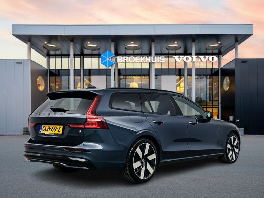 Volvo  V60 T6 Recharge Ultra Dark | 19" | Sportstoelen | 360 Camera | Trekhaak | Panoramadak | Head-up | Har... ActivLease financial lease