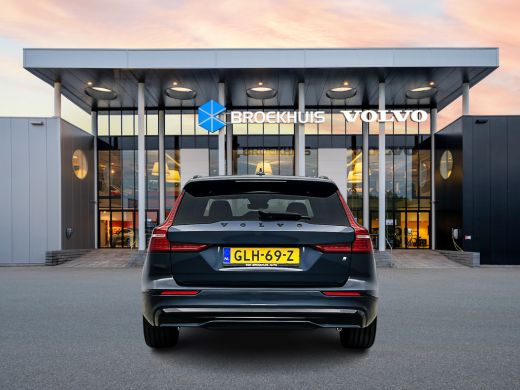 Volvo  V60 T6 Recharge Ultra Dark | 19" | Sportstoelen | 360 Camera | Trekhaak | Panoramadak | Head-up | Har... ActivLease financial lease