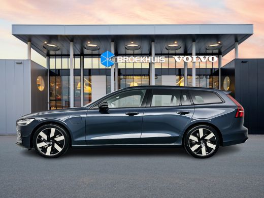 Volvo  V60 T6 Recharge Ultra Dark | 19" | Sportstoelen | 360 Camera | Trekhaak | Panoramadak | Head-up | Har... ActivLease financial lease