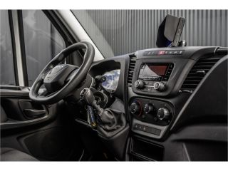 Iveco Daily **35S16V 2.3 L4H2 | Euro 6 | 157 PK | Airco | Camera | 3500 KG Trekgewicht | MF Stuur | 3-Persoons**