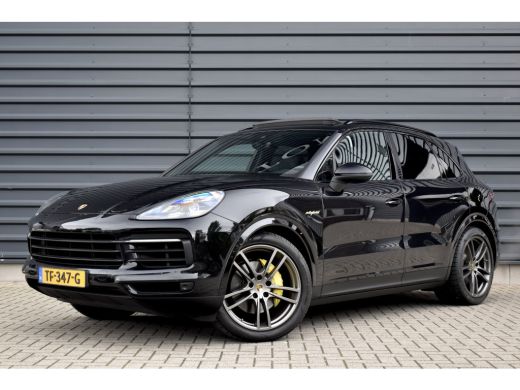 Porsche Cayenne 3.0 E-Hybrid 462pk | Panoramadak | Matrix PDLS+  | Sport Chrono | Trekhaak wegkl. | Bose | Luchtv...