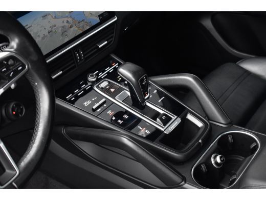Porsche Cayenne 3.0 E-Hybrid 462pk | Panoramadak | Matrix PDLS+  | Sport Chrono | Trekhaak wegkl. | Bose | Luchtv... ActivLease financial lease