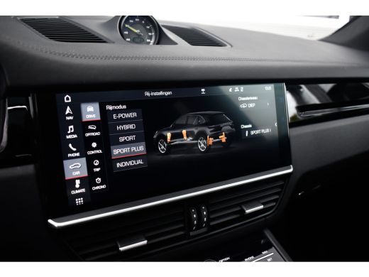 Porsche Cayenne 3.0 E-Hybrid 462pk | Panoramadak | Matrix PDLS+  | Sport Chrono | Trekhaak wegkl. | Bose | Luchtv... ActivLease financial lease
