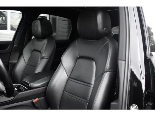Porsche Cayenne 3.0 E-Hybrid 462pk | Panoramadak | Matrix PDLS+  | Sport Chrono | Trekhaak wegkl. | Bose | Luchtv... ActivLease financial lease
