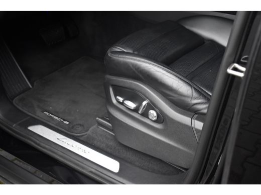 Porsche Cayenne 3.0 E-Hybrid 462pk | Panoramadak | Matrix PDLS+  | Sport Chrono | Trekhaak wegkl. | Bose | Luchtv... ActivLease financial lease