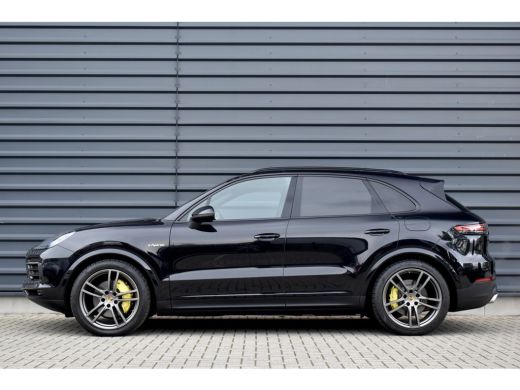 Porsche Cayenne 3.0 E-Hybrid 462pk | Panoramadak | Matrix PDLS+  | Sport Chrono | Trekhaak wegkl. | Bose | Luchtv... ActivLease financial lease