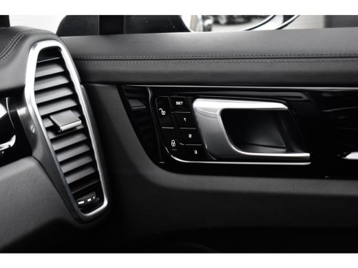 Porsche Cayenne 3.0 E-Hybrid 462pk | Panoramadak | Matrix PDLS+  | Sport Chrono | Trekhaak wegkl. | Bose | Luchtv... ActivLease financial lease