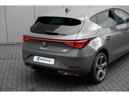Seat Leon SEAT FR Business - eHybrid | Achteruitrijcamera | Automatisch dimmende binnenspiegel | Dakhemel u... ActivLease financial lease