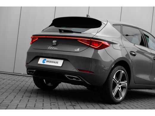Seat Leon SEAT FR Business - eHybrid | Achteruitrijcamera | Automatisch dimmende binnenspiegel | Dakhemel u... ActivLease financial lease