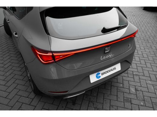 Seat Leon SEAT FR Business - eHybrid | Achteruitrijcamera | Automatisch dimmende binnenspiegel | Dakhemel u... ActivLease financial lease