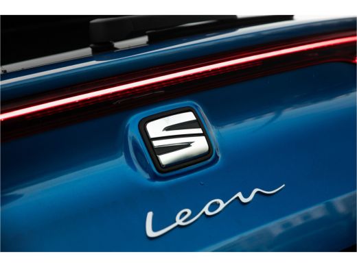 Seat Leon Sportstourer SEAT FR PHEV First Edition | Achteruitrijcamera | Automatisch dimmende binnenspiegel | Dakhemel u... ActivLease financial lease