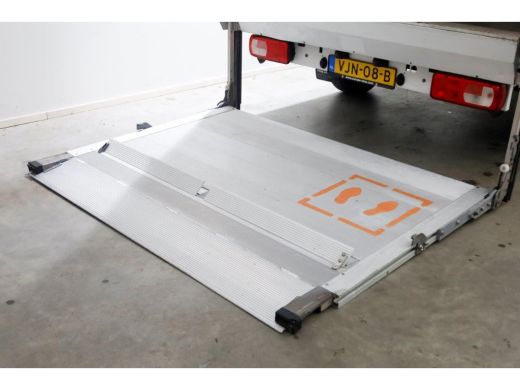 Volkswagen Crafter 35 2.0 TDI Bakwagen met laadklep en zijdeur 1.117kg laadvermogen 03-2021 ActivLease financial lease