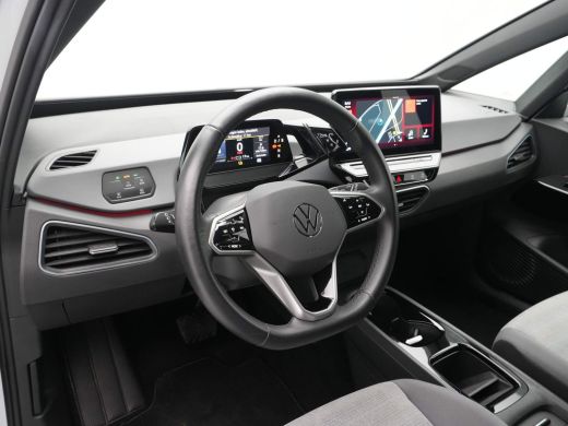Volkswagen ID.3 Pure 150pk 45 kWh Navigatie Stuurverwarming Clima Led 124 ActivLease financial lease